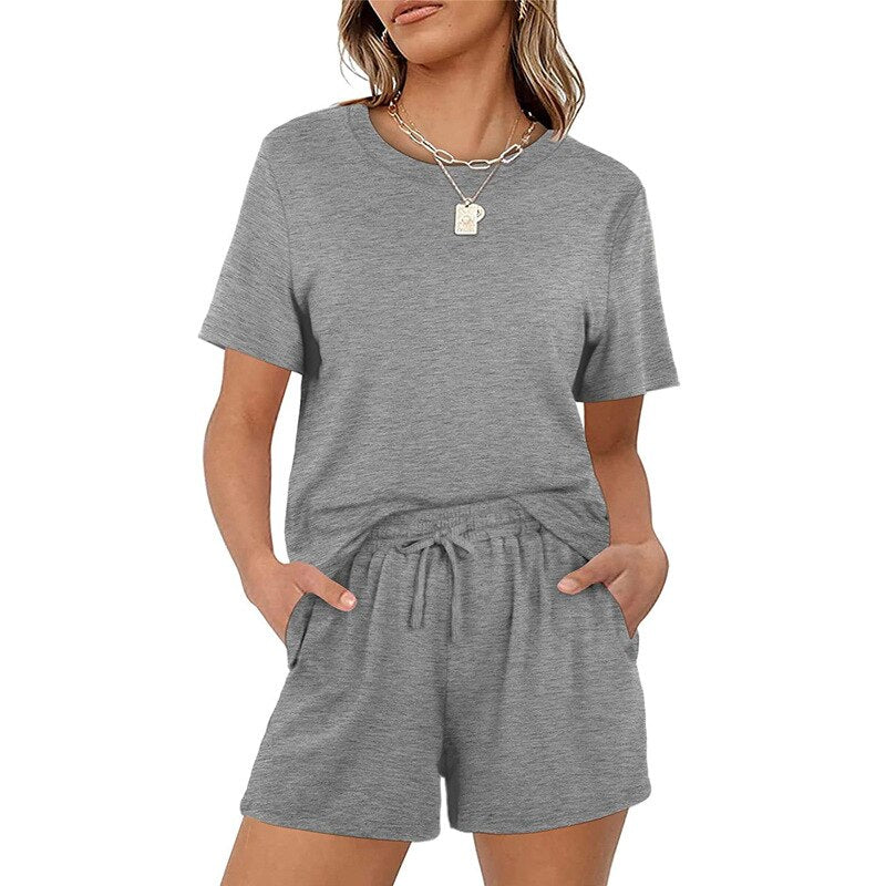 Pijama Camiseta com Manga e Shorts Cores Lisas